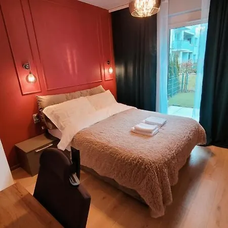 Апартаменти Terrace Big Family - Big Terrace, Free Parking, Netflix Cinema *